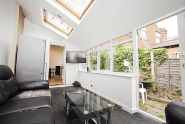 6 bed flat, Ribblesdale Road, Stirchley, Birmingham, B302YS - Image 2