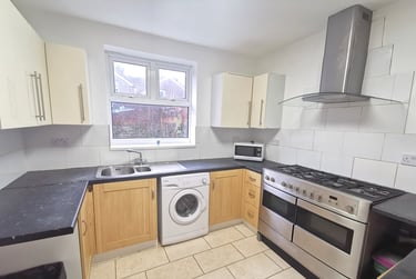 5 bed house, Henrietta Street, City Centre, Swansea, SA14HN - Image 9