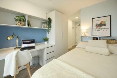 Gold Ensuite - Image 2