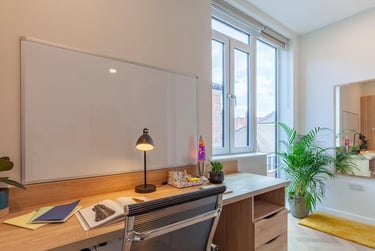 Deluxe Ensuite  at St Crispin's House, Duke Street, City Centre, Norwich, NR31PD - Image 1
