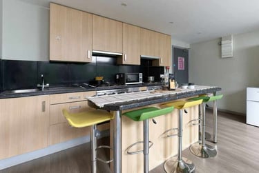 Ensuite Penthouse at Gosford Gate, 1 Far Gosford Street, Far Gosford, Coventry, CV15DH - Image 4