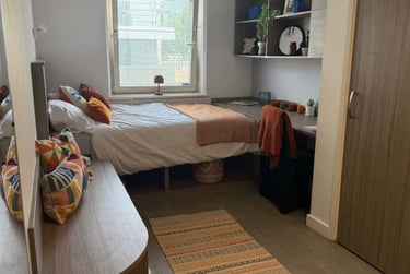 Core En-suite - Image 1