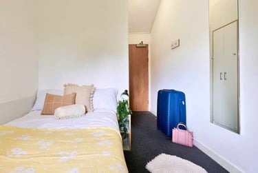 Ensuite Gold at The Village at The Viaduct, Ainsley Street, City Centre, Durham, DH14BJ - Image 2
