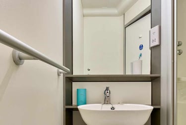 Ensuite Classic at Trust House, Salem Place, St Thomas, Exeter, EX46TZ - Image 4