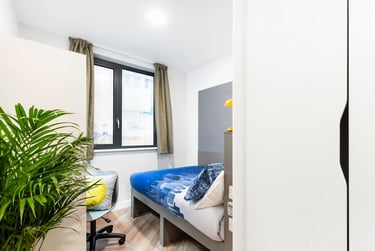 Premium En Suite at Belaton House, 130 Holdenhurst Road, City Centre, Bournemouth, BH88AW - Image 1