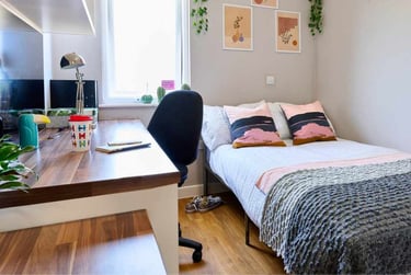 Flat Six Bedroom at The Mews, Glanville Road, Iffley, Oxford, OX42SY - Image 1
