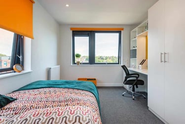 9 Bed Deluxe En-suite at Central Living, 74 Paris Street, St Sidwells, Exeter, EX12JY - Image 1