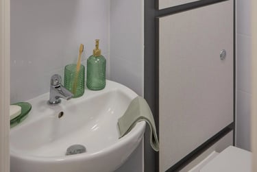 Standard Ensuite - Image 3