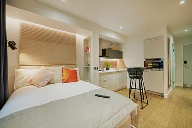 Bronze Studio at Glasgow West End, Kelvinhaugh Street, City Centre, Glasgow, G38PX - Image 2