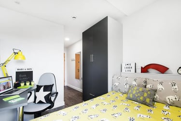 Classic En Suite - Image 1