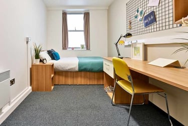 Shared Apartment Classic - Image 1