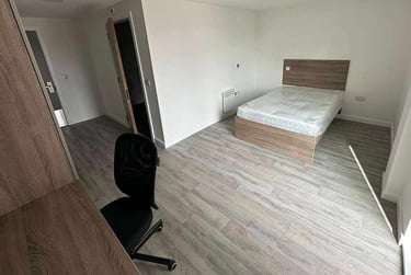 Riverside En-suite Room Floors 3-4 - Image 9