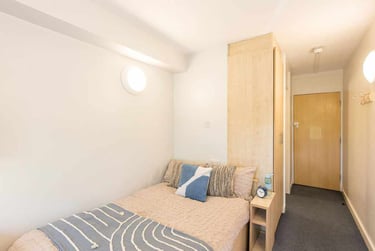 6 Bed Classic En-suite at Charlotte Court, Charlotte Road, Heeley, Sheffield, S24EQ - Image 1