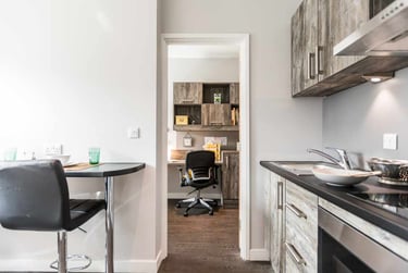 Silver Ensuite - Image 6