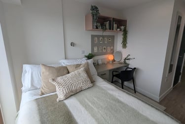 Classic Ensuite (Floors 1-12) - Image 3