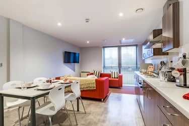 4 Bed Club En-suite - Image 4
