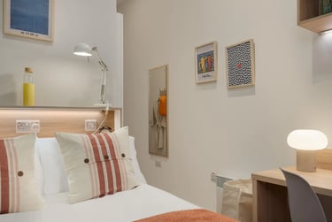 Standard Ensuite at St Crispin's House, Duke Street, City Centre, Norwich, NR31PD - Image 2