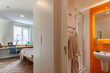 Premium Ensuite  at St Crispin's House, Duke Street, City Centre, Norwich, NR31PD - Image 4