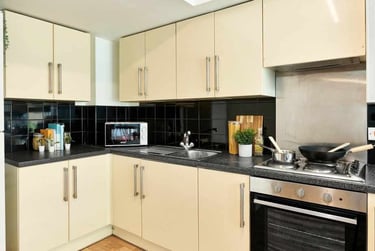 Ensuite Accessible Gold - Image 7