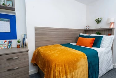 Standard En-suite - Image 1