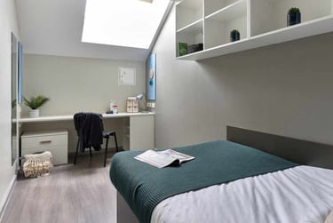 Ensuite Penthouse - Image 1