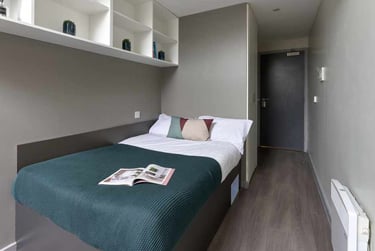 Ensuite Penthouse - Image 2