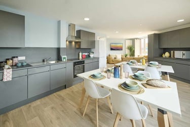 Gold Ensuite - Image 8