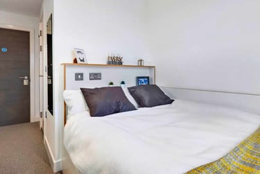 Ensuite Bronze at 27 Magdalen Street, 27 Magdalen Street, New Town, Colchester, CO12ZT - Image 1