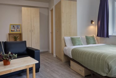 Deluxe En Suite - Image 1
