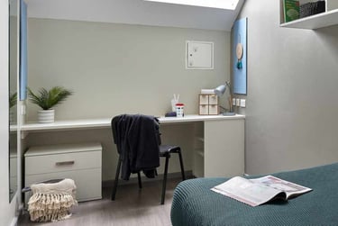 Ensuite Penthouse at Gosford Gate, 1 Far Gosford Street, Far Gosford, Coventry, CV15DH - Image 1