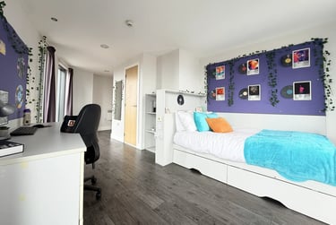 Deluxe En Suite at Ablett House, 2 Great Crosshall Street, City Centre, Liverpool, L32AF - Image 1