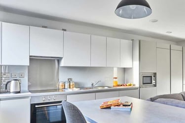 Ensuite Gold - Image 8