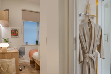 Standard Ensuite at St Crispin's House, Duke Street, City Centre, Norwich, NR31PD - Image 4