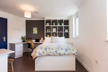 Gold Studio at Vogue Studios, 106 Lewes Road, City Centre, Brighton, BN23QA - Image 1