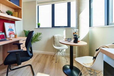 Studio Platinum Balcony - Image 3