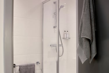 Studio Silver Deluxe at Lace Market Studios, 7 Belward Street, City Centre, Nottingham, NG11LB - Image 6