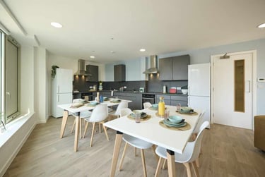 Gold Ensuite - Image 6