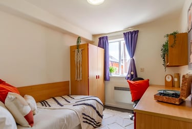 Classic En Suite - Image 1