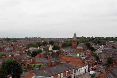 Gold Extra Large Courtyard Studio - Image 7