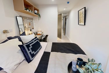 Deluxe Ensuite (Floors 26-32) - Image 7