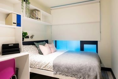 Classic Ensuite - Image 1