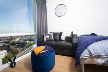 Penthouse Deluxe Studio - Image 6