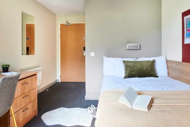 Ensuite Classic at The Northfield, New North Road, St Davids, Exeter, EX44FB - Image 2