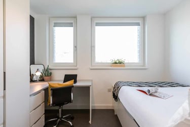 Silver Studio at Vogue Studios, 106 Lewes Road, City Centre, Brighton, BN23QA - Image 4