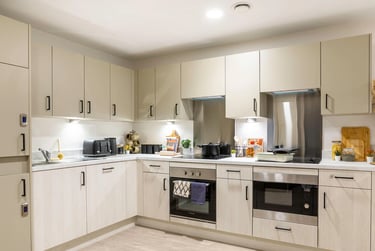Deluxe Ensuite (Floors 13-25) - Image 8