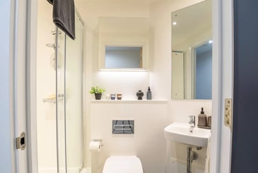Classic Ensuite (Floors 1-12) - Image 15
