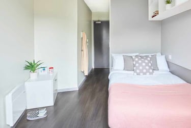 Ensuite Premium at Gosford Gate, 1 Far Gosford Street, Far Gosford, Coventry, CV15DH - Image 2
