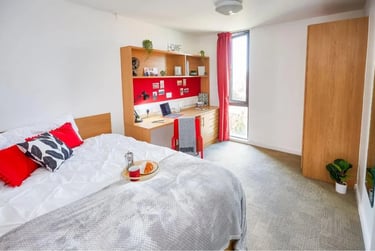 Large Double En-suite - Disabled Room - Image 1