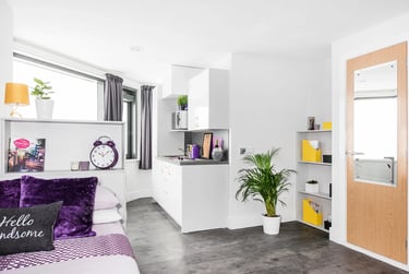 Deluxe Studio at Ablett House, 2 Great Crosshall Street, City Centre, Liverpool, L32AF - Image 1