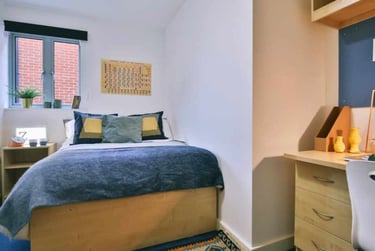Apartment Classic 2 Bed - Shared Bathroom at Pavilion Court, 1-54 Station Road West, Canterbury, CT28FE - Image 1